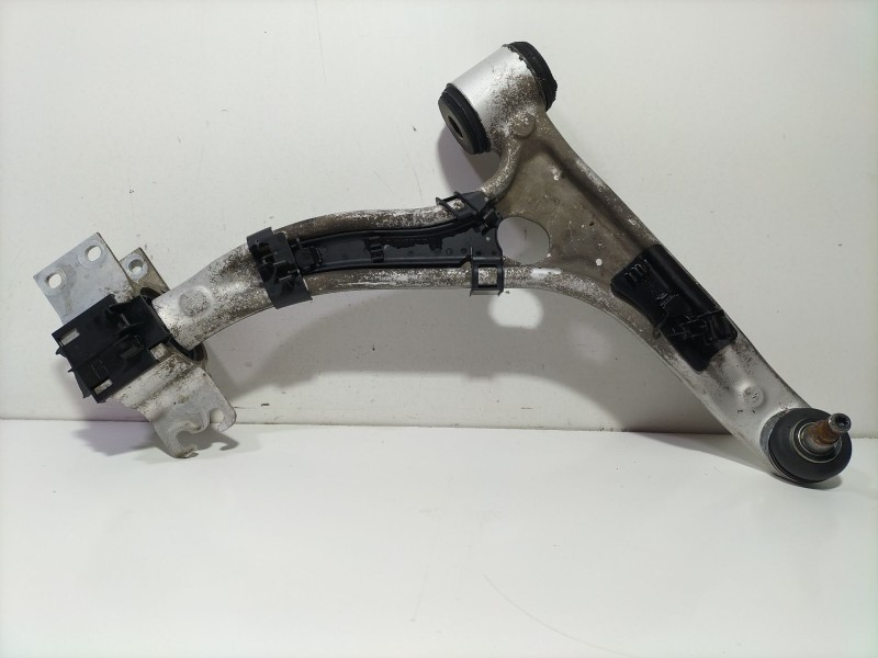 Recambio de brazo suspension inferior delantero derecho para mercedes-benz clase b sports tourer (w246, w242) b 180 cdi (246.200