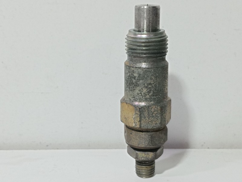 Recambio de inyector para nissan terrano (wd21) 2.7 td referencia OEM IAM 710721  