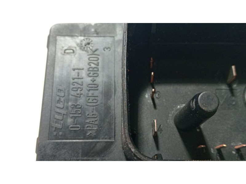 Recambio de caja reles / fusibles para opel astra h (a04) 1.6 (l48) referencia OEM IAM 015349211  