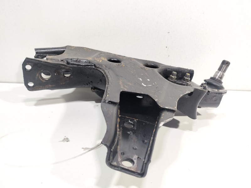Recambio de brazo suspension inferior delantero izquierdo para nissan terrano ii (r20) 2.7 tdi 4wd referencia OEM IAM TERRANO II