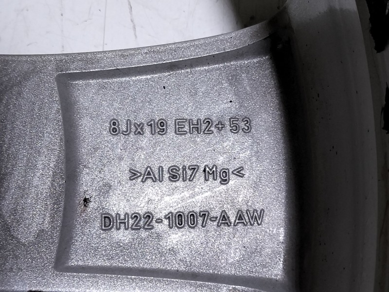 Recambio de llanta para land rover discovery 4 3.0 td v6 cat referencia OEM IAM DH221007AAW  