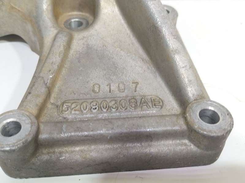 Recambio de soporte motor para jeep grand cherokee iii (wh, wk) 3.0 crd referencia OEM IAM 52090308AE  