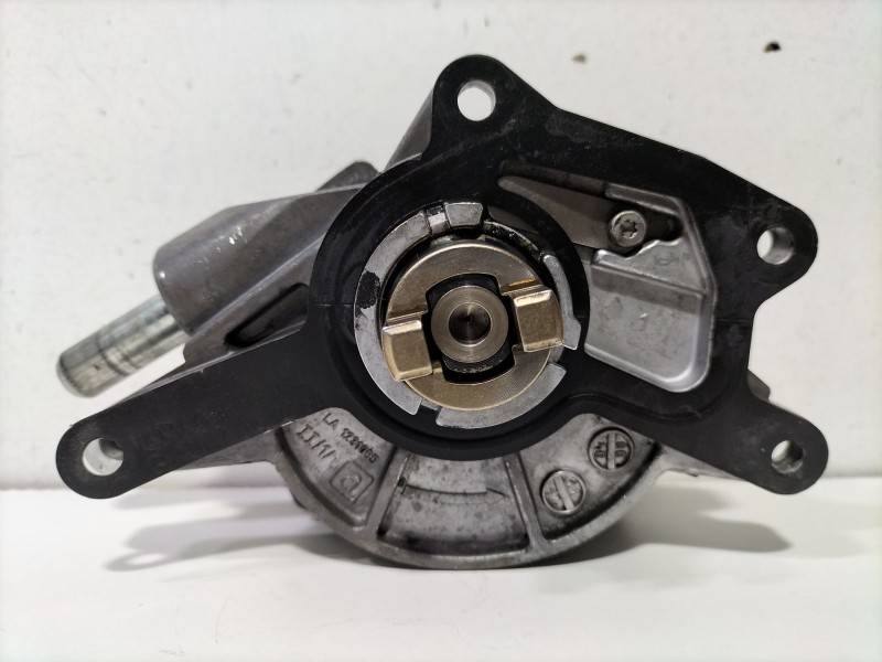 Recambio de depresor freno / bomba vacio para mercedes-benz clase e (w211) e 320 cdi (211.022) referencia OEM IAM A6422300165  