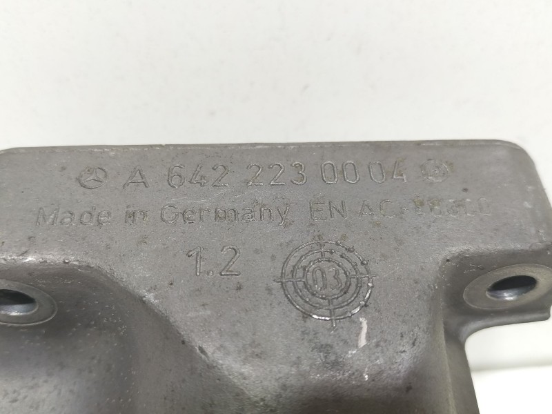 Recambio de soporte motor para mercedes-benz clase cls (w219) 320 cdi (219.322) referencia OEM IAM A6422230004  