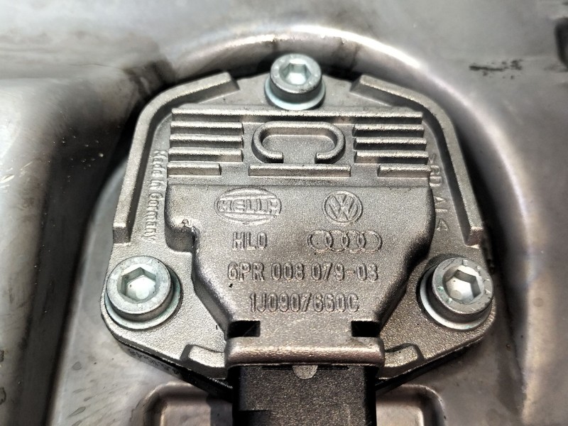 Recambio de carter para volkswagen passat b6 variant (3c5) 2.0 tdi referencia OEM IAM 03G103603  