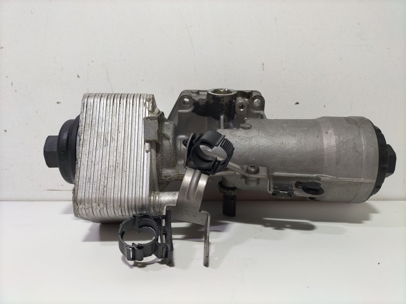 Recambio de enfriador aceite motor para volkswagen golf v (1k1) 2.0 tdi referencia OEM IAM 045115389E  