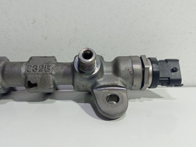 Recambio de rampa inyectora para opel insignia a (g09) 2.0 cdti (68) referencia OEM IAM 0445214221  