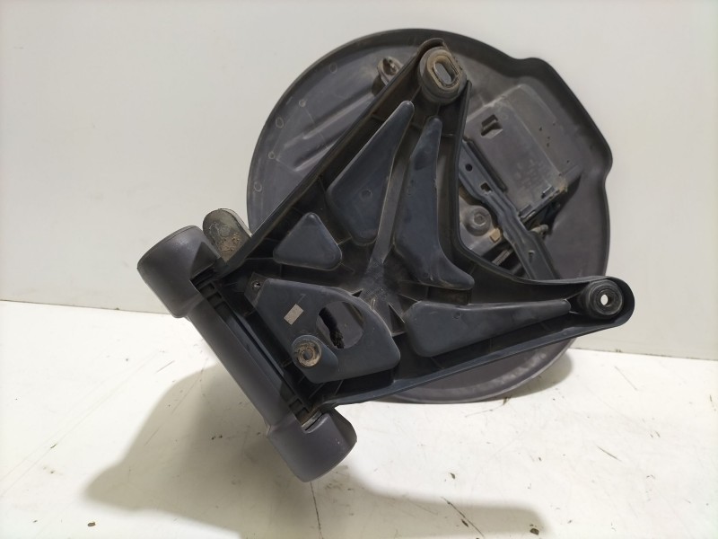 Recambio de soporte rueda repuesto para jeep liberty referencia OEM IAM   