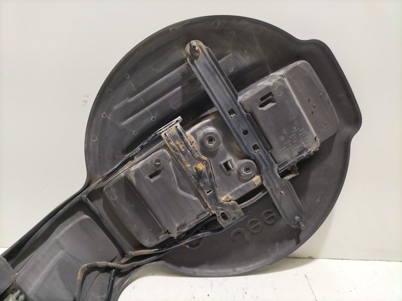 Recambio de soporte rueda repuesto para jeep liberty referencia OEM IAM   