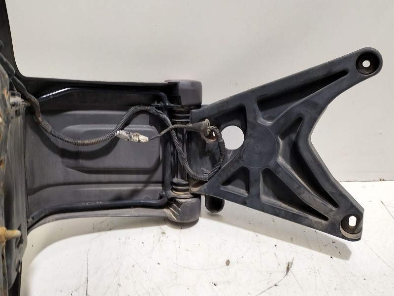 Recambio de soporte rueda repuesto para jeep liberty referencia OEM IAM   