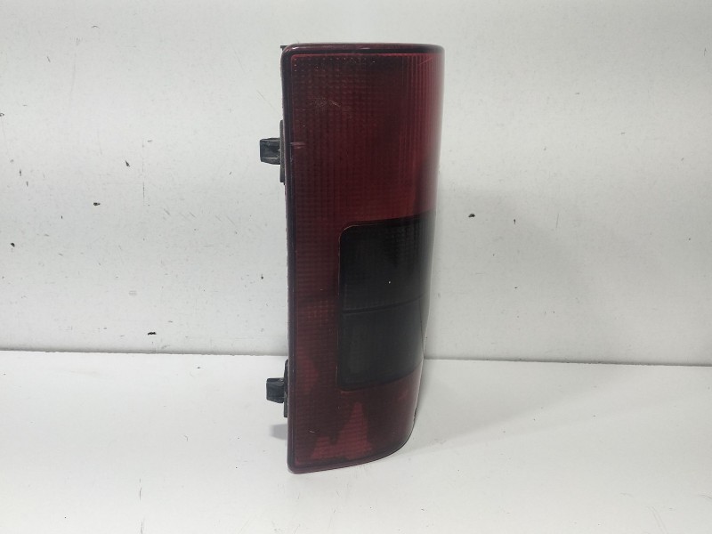 Recambio de piloto trasero izquierdo para peugeot partner (s2) combi pro referencia OEM IAM 45050  