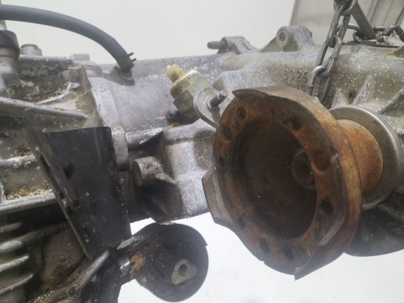 Recambio de caja cambios para jeep liberty referencia OEM IAM P52104820AD  