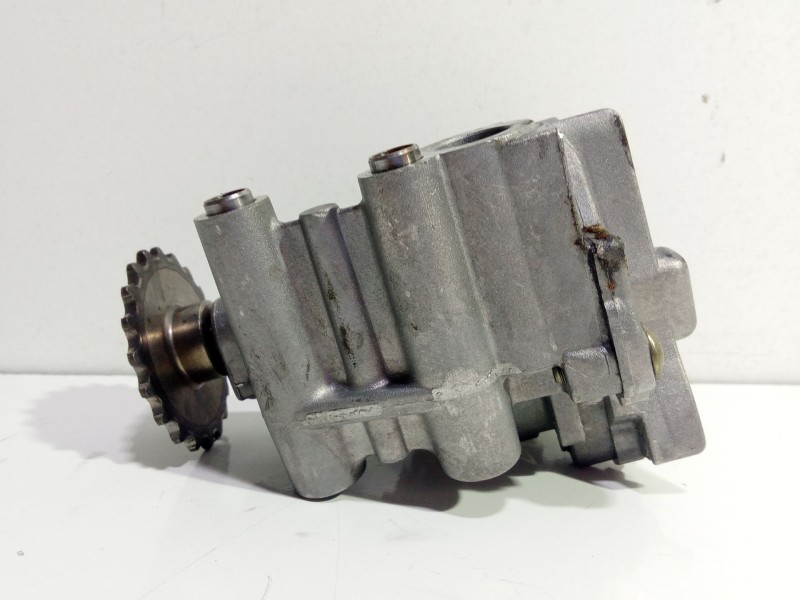 Recambio de bomba aceite para nissan qashqai i (j10, nj10) 2.0 dci referencia OEM IAM 8200345633  