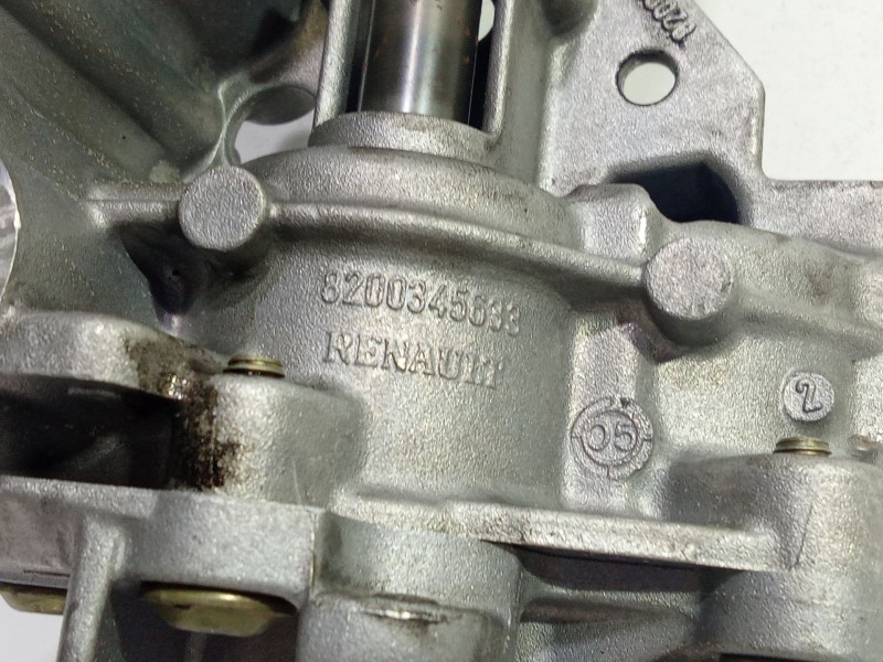 Recambio de bomba aceite para nissan qashqai i (j10, nj10) 2.0 dci referencia OEM IAM 8200345633  