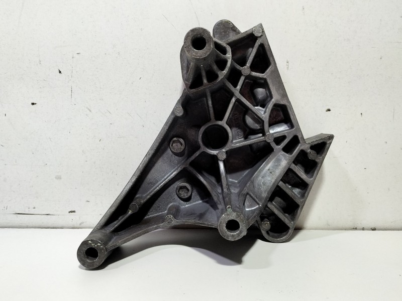 Recambio de soporte motor para seat leon (1p1) 2.0 tdi referencia OEM IAM 03G199207G  