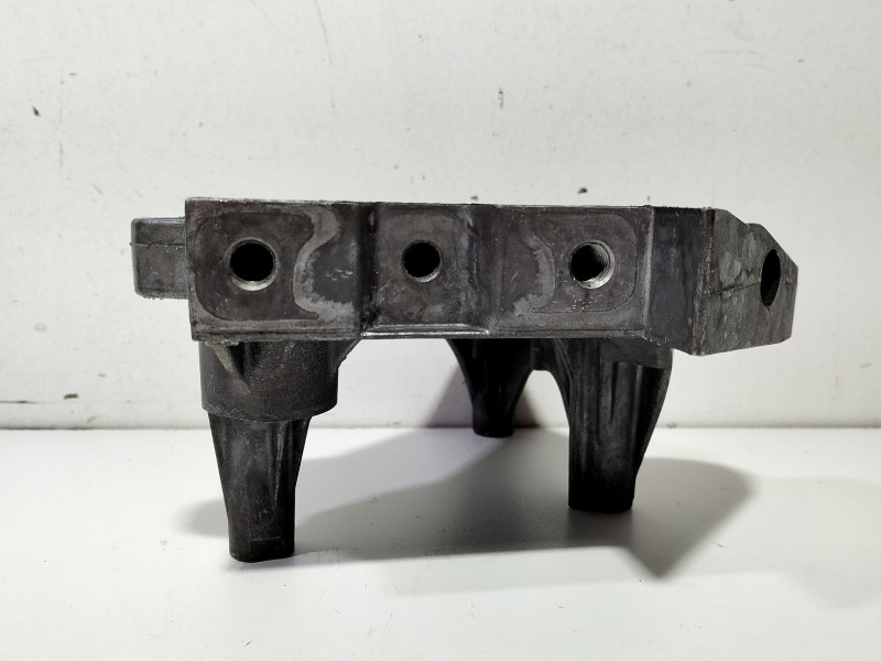 Recambio de soporte motor para seat leon (1p1) 2.0 tdi referencia OEM IAM 03G199207G  