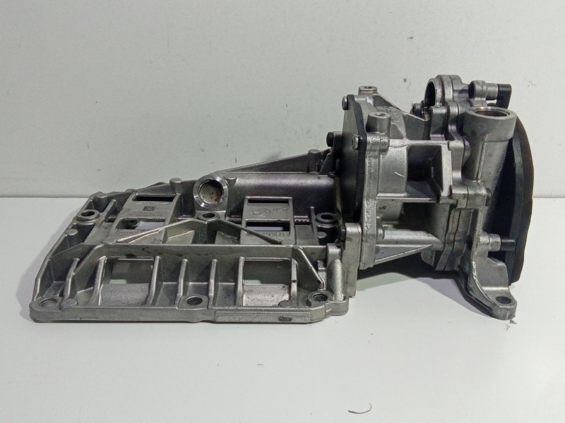 Recambio de bomba aceite para bmw serie 3 berlina (e90) 320d referencia OEM IAM 7798014  