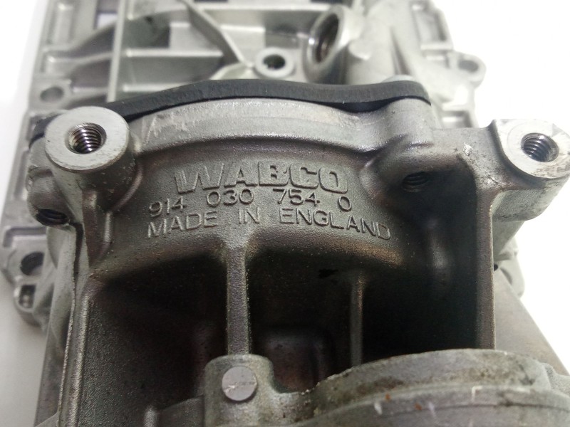 Recambio de bomba aceite para bmw serie 3 berlina (e90) 320d referencia OEM IAM 7798014  