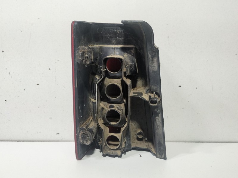 Recambio de piloto trasero derecho para peugeot partner (s2) combi pro referencia OEM IAM 015521909  