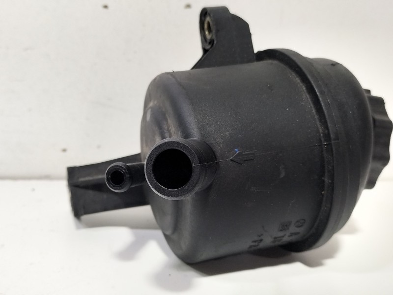 Recambio de deposito servo para mercedes-benz clase c (w204) c 220 cdi (204.008) referencia OEM IAM A2034600083  