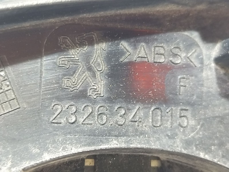 Recambio de cristal retrovisor izquierdo para peugeot 407 2.0 16v hdi fap referencia OEM IAM 232634015  