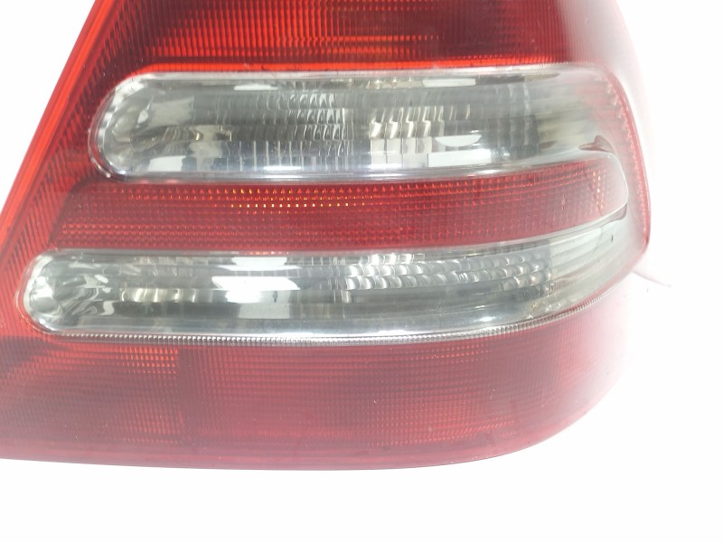 Recambio de piloto trasero derecho para mercedes-benz clase c (w203) berlina 220 cdi (203.006) referencia OEM IAM 2038200264R  