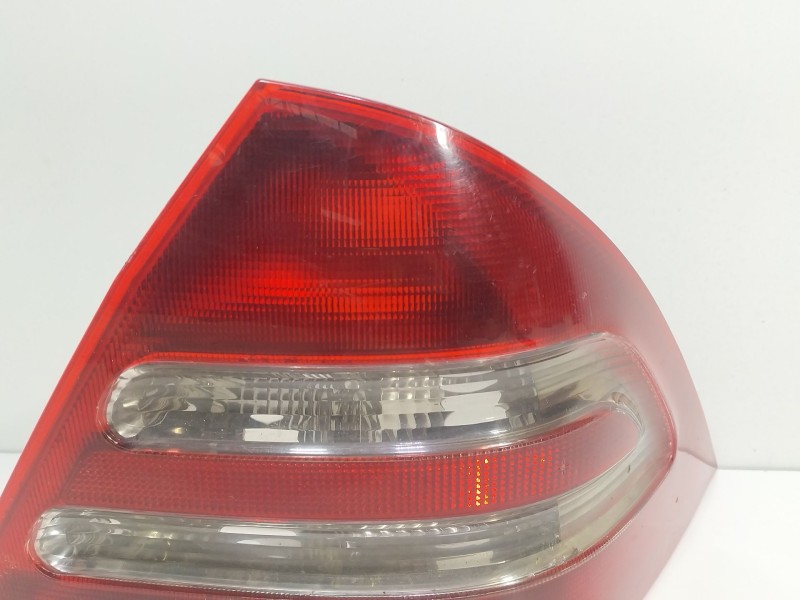 Recambio de piloto trasero derecho para mercedes-benz clase c (w203) berlina 220 cdi (203.006) referencia OEM IAM 2038200264R  