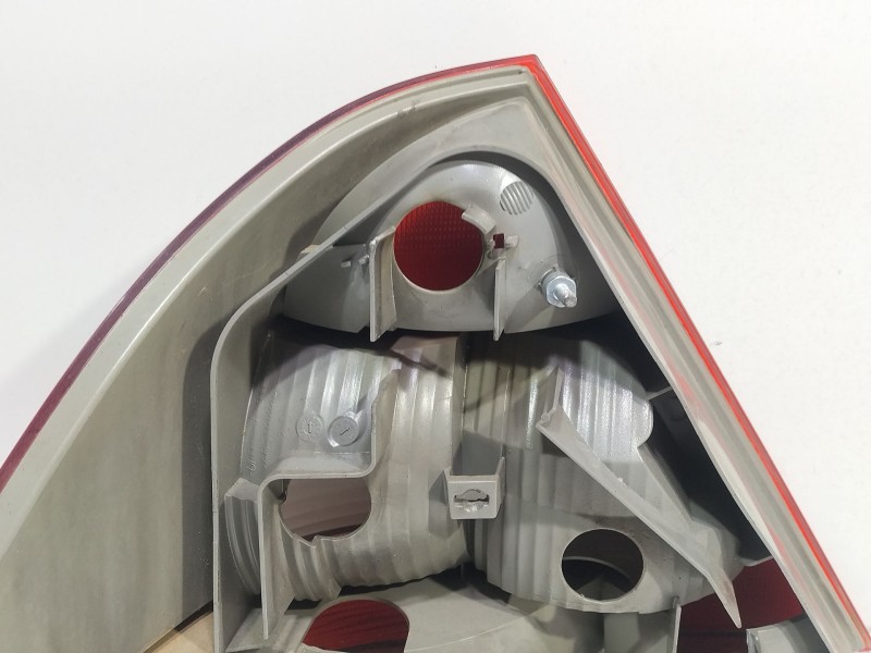 Recambio de piloto trasero derecho para mercedes-benz clase c (w203) berlina 220 cdi (203.006) referencia OEM IAM 2038200264R  