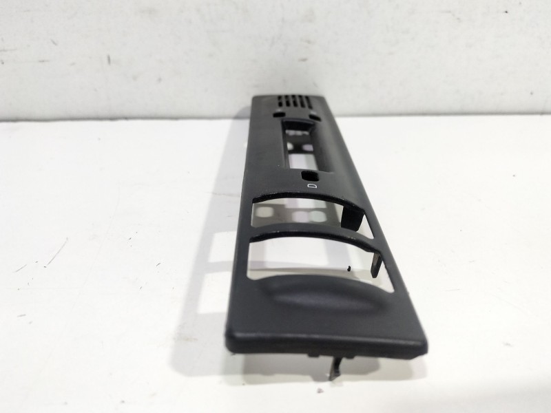 Recambio de moldura para citroën xsara berlina 1.9 d sx referencia OEM IAM 9623808677  