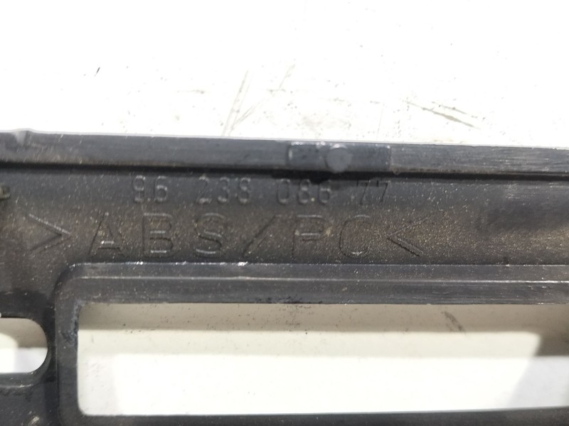 Recambio de moldura para citroën xsara berlina 1.9 d sx referencia OEM IAM 9623808677  