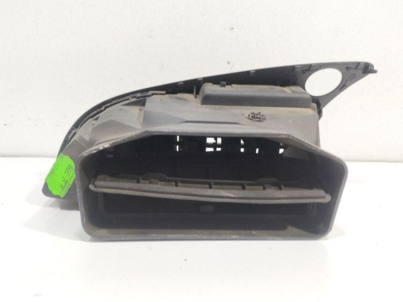 Recambio de rejilla aireadora para citroën xsara berlina 1.9 d sx referencia OEM IAM 9623784377  