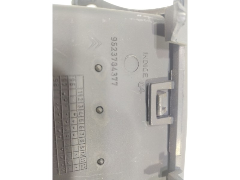 Recambio de rejilla aireadora para citroën xsara berlina 1.9 d sx referencia OEM IAM 9623784377  