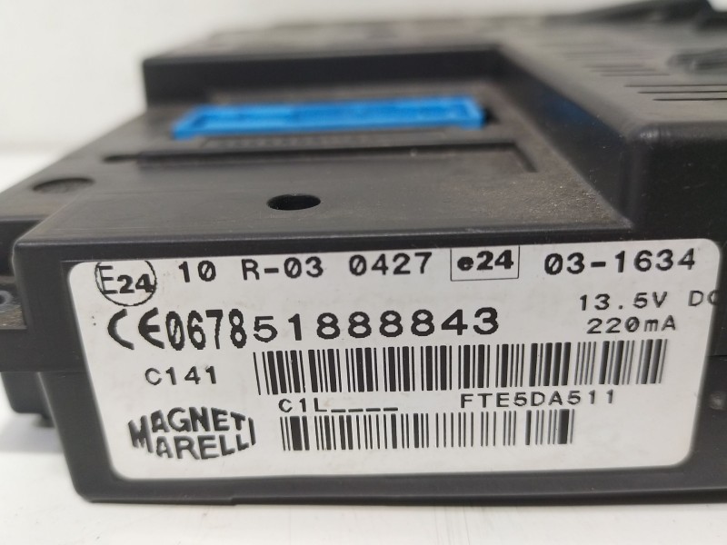 Recambio de caja reles / fusibles para fiat grande punto (199_) 1.3 d multijet referencia OEM IAM 51888843  