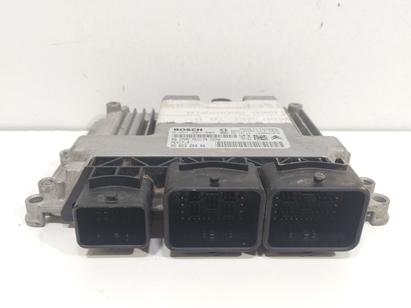 Recambio de centralita motor uce para peugeot 3008 confort referencia OEM IAM 0261201505  