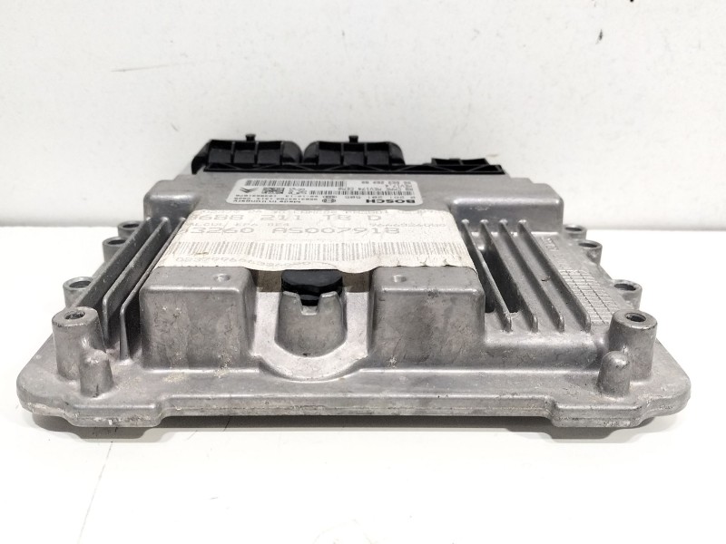 Recambio de centralita motor uce para peugeot 3008 confort referencia OEM IAM 0261201505  