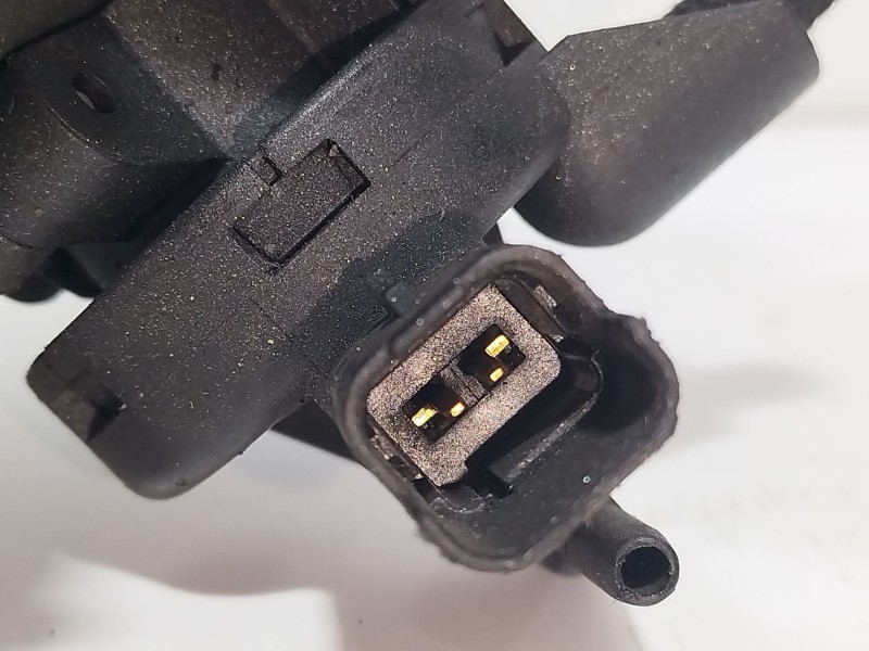 Recambio de valvula egr para citroën xsara berlina 1.9d attraction referencia OEM IAM 9638111580  