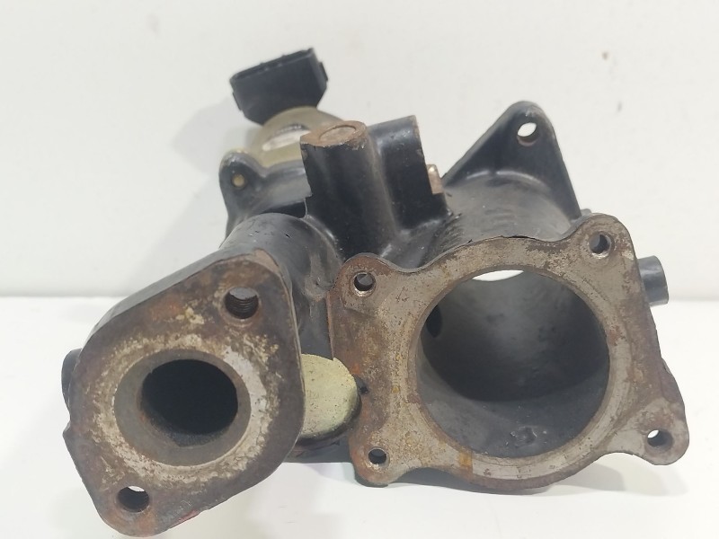 Recambio de valvula egr para opel astra h berlina 1.7 16v cdti referencia OEM IAM 8973586130  
