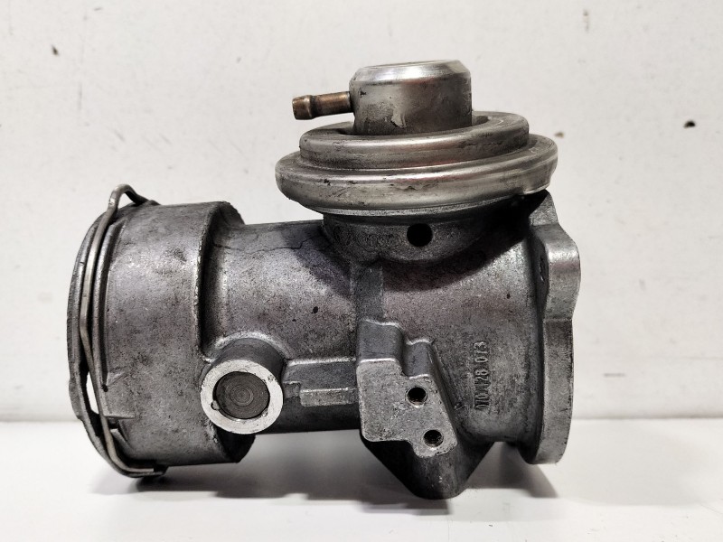 Recambio de valvula egr para volkswagen touareg (7la) 2.5 tdi referencia OEM IAM 070128073  