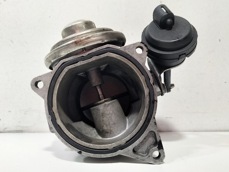 Recambio de valvula egr para volkswagen touareg (7la) 2.5 tdi referencia OEM IAM 070128073  