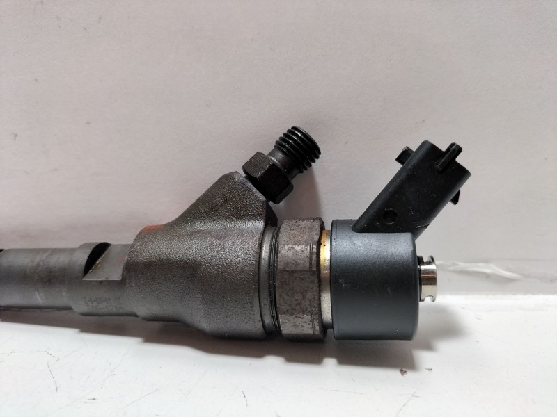 Recambio de inyector para peugeot 206 berlina 2.0 hdi cat referencia OEM IAM 9640088780  