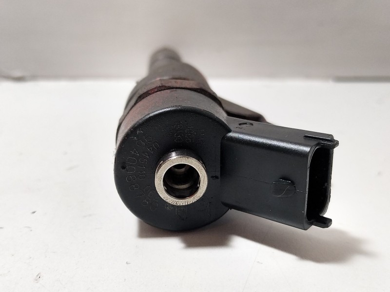 Recambio de inyector para peugeot 206 berlina 2.0 hdi cat referencia OEM IAM 9640088780  