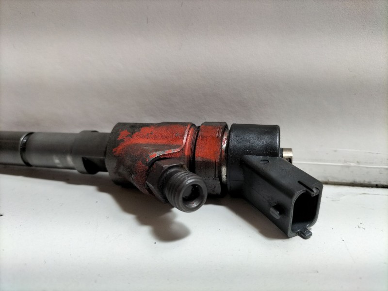 Recambio de inyector para peugeot 206 berlina 2.0 hdi cat referencia OEM IAM 9640088780  