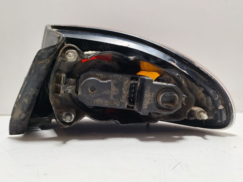 Recambio de piloto trasero izquierdo para seat cordoba (6l2) 1.9 sdi referencia OEM IAM 6L5945095A  