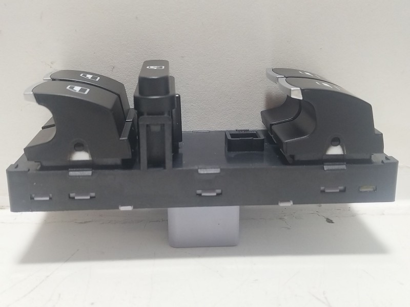 Recambio de mando elevalunas delantero izquierdo para volkswagen golf vi (5k1) 1.2 tsi referencia OEM IAM 5K4959857  