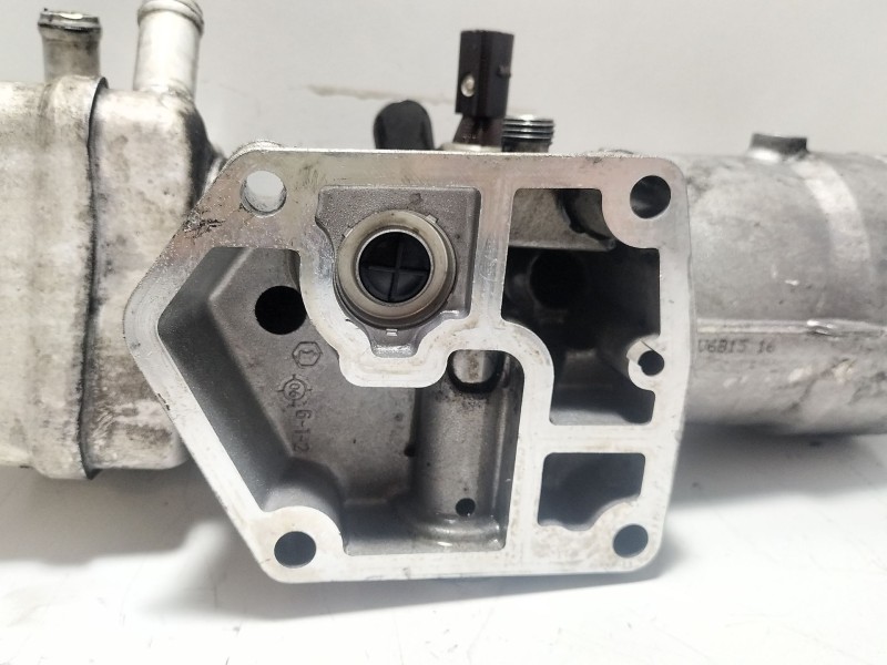 Recambio de enfriador aceite motor para volkswagen golf v berlina (1k1) 2.0 tdi referencia OEM IAM 045115389E  