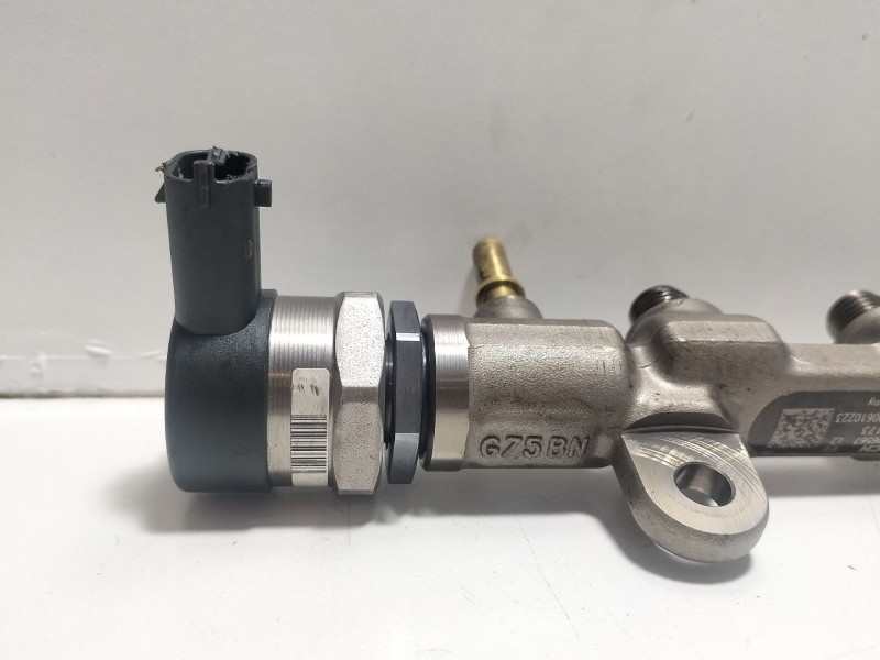 Recambio de rampa inyectora para nissan qashqai i (j10, nj10) 2.0 dci referencia OEM IAM 0445214173  