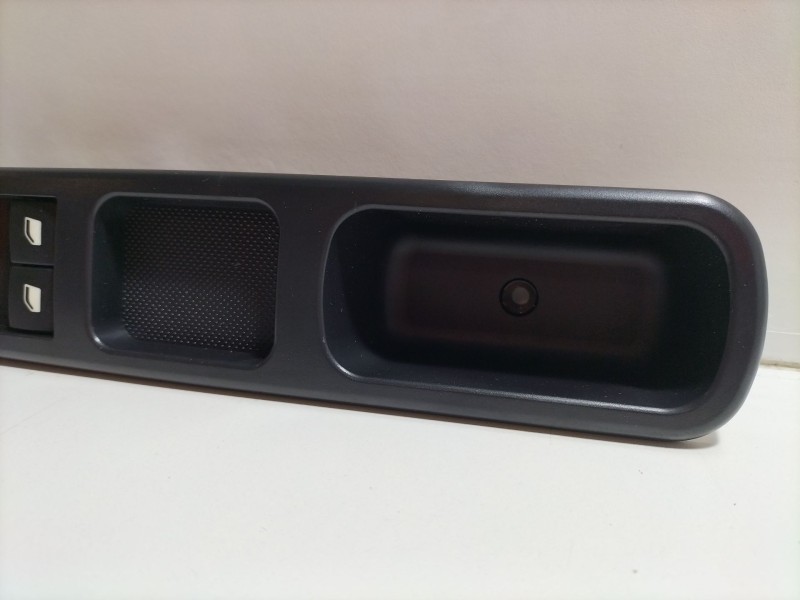 Recambio de mando elevalunas delantero izquierdo para peugeot 207 1.6 16v hdi referencia OEM IAM 96548591XT  