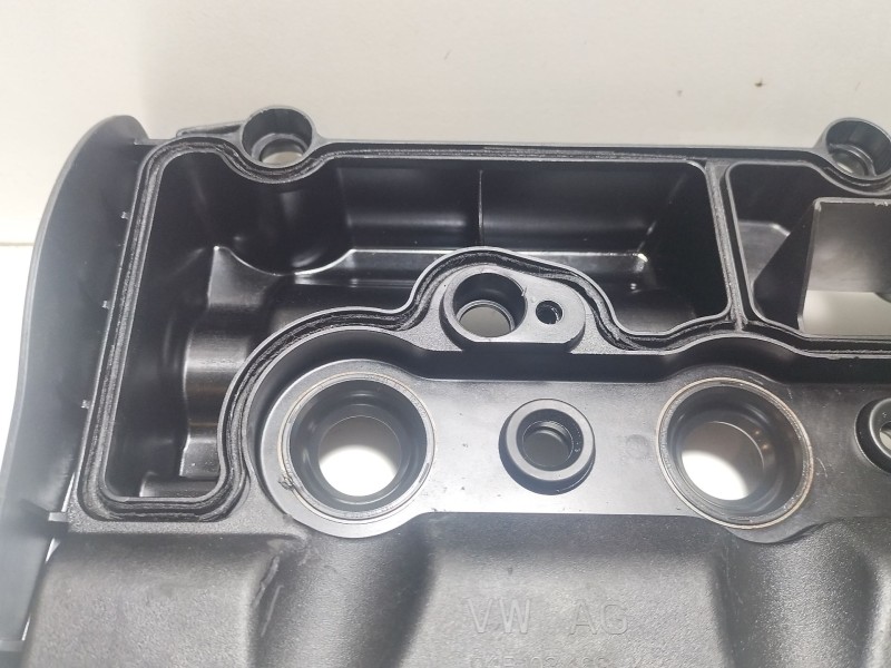 Recambio de tapa balancines para seat ibiza iv (6j5, 6p1) 1.4 tsi referencia OEM IAM 04B103469  
