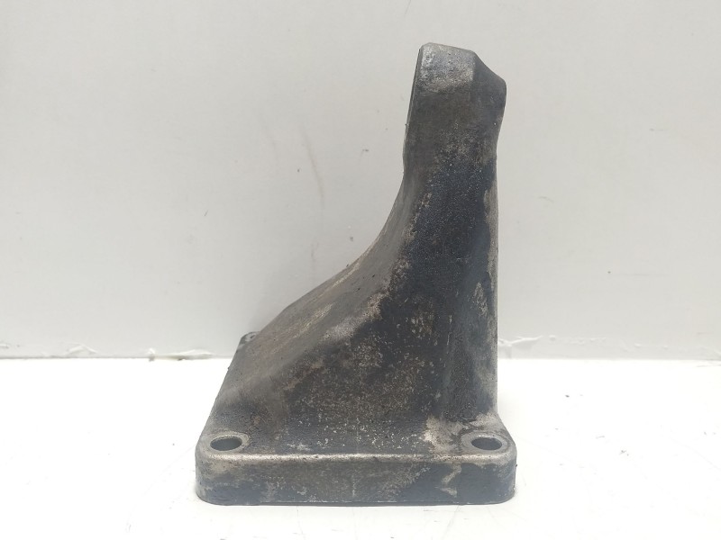 Recambio de soporte motor para ssangyong actyon i 2.0 xdi referencia OEM IAM A6652231204  