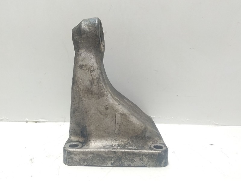 Recambio de soporte motor para ssangyong actyon i 2.0 xdi referencia OEM IAM A6652231204  